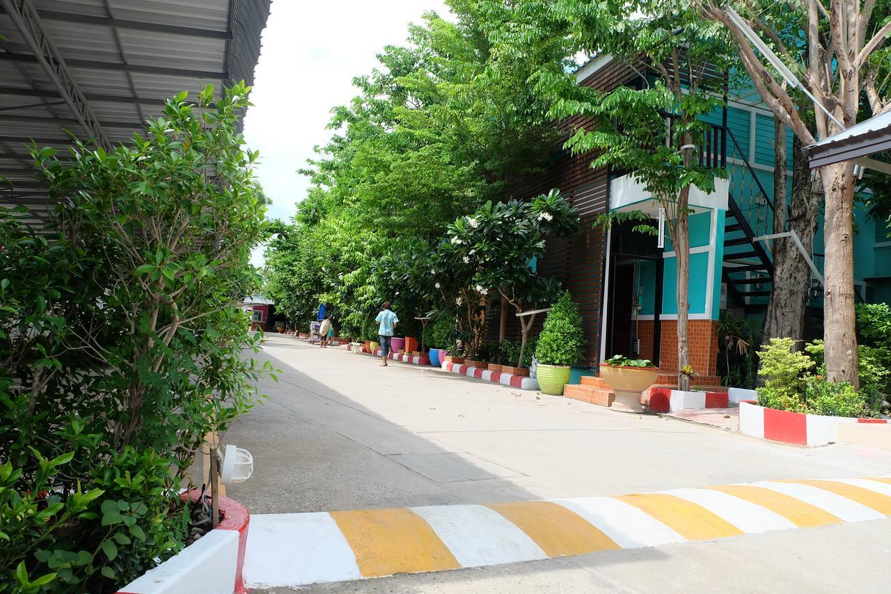 Rak Kun Resort 2 Nakhon Sawan Exterior foto
